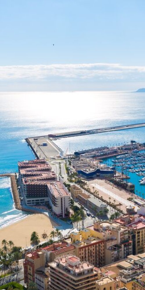 Neighbourhood vibes in Alicante